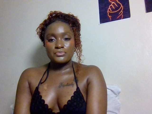 Kimzey live cam on BongaCams