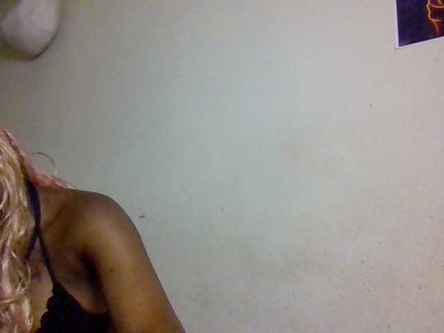 Kimzey live cam on BongaCams