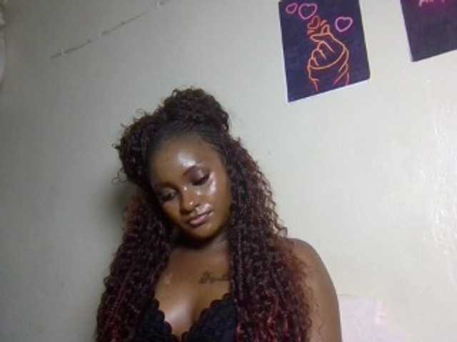 Kimzey live cam on BongaCams