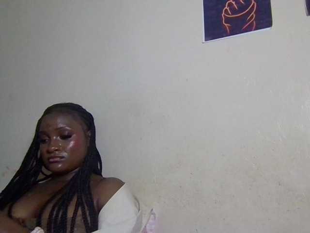 SweetKimmie webcam bongacams model stream image