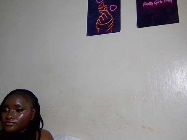 Kimzey live cam on BongaCams