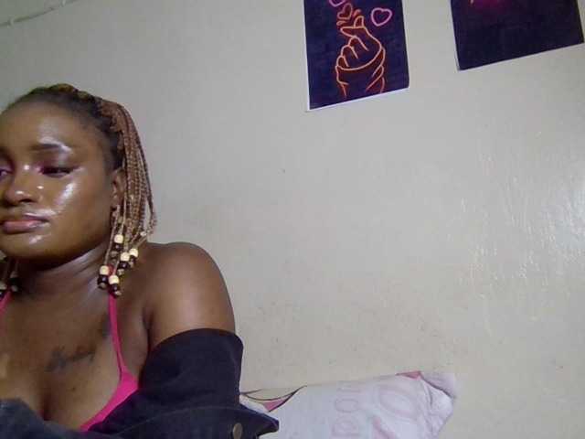 SweetKimmie webcam bongacams model stream image