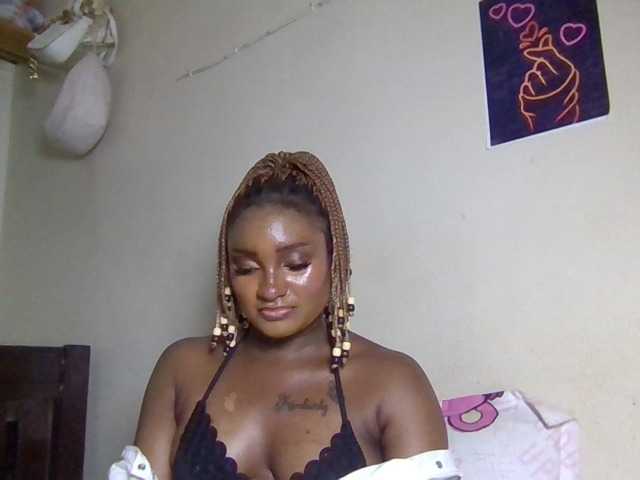 Kimzey live cam on BongaCams