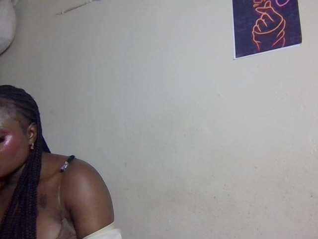SweetKimmie webcam bongacams model stream image