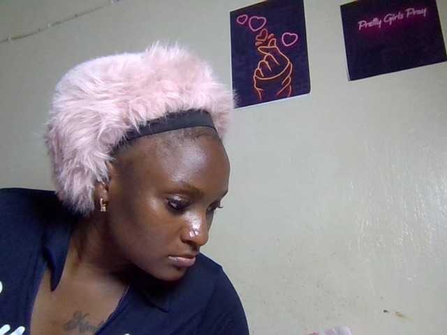 Kimzey live cam on BongaCams
