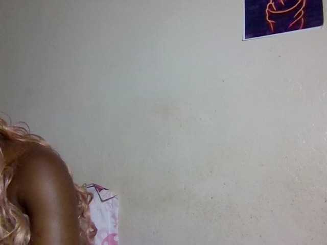 Kimzey live cam on BongaCams