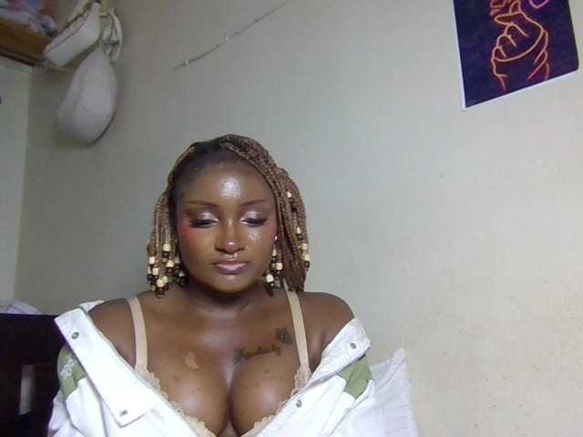 Kimzey live cam on BongaCams