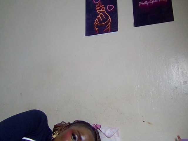 Kimzey live cam on BongaCams