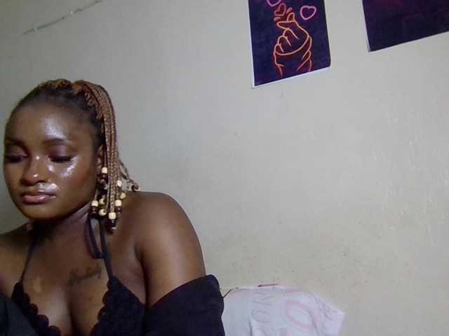 Kimzey live cam on BongaCams