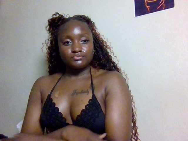 Kimzey live cam on BongaCams