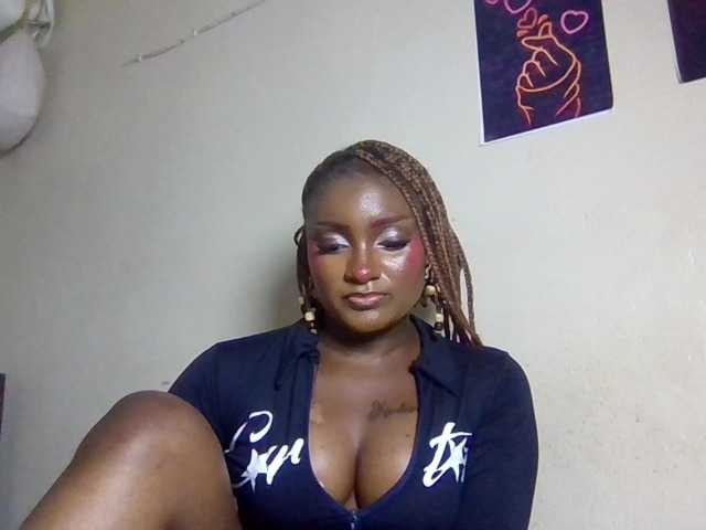 Kimzey live cam on BongaCams