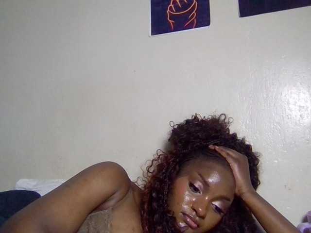 Kimzey live cam on BongaCams