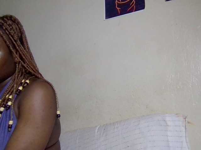 Kimzey live cam on BongaCams