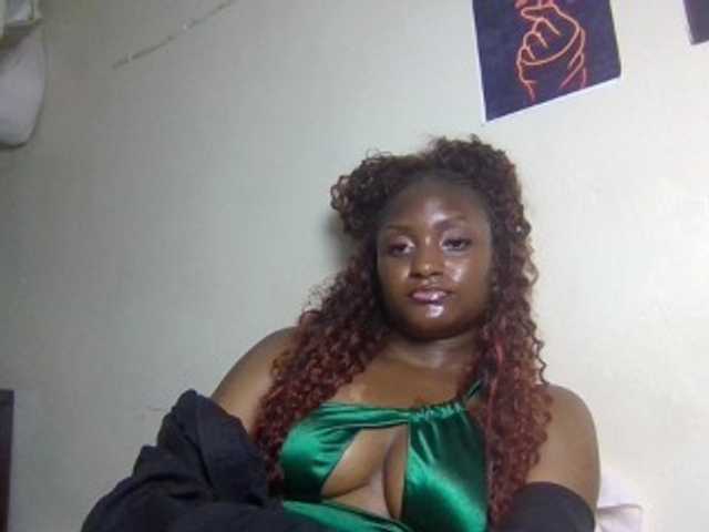 Kimzey live cam on BongaCams