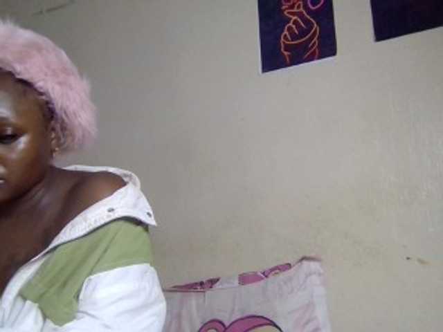 Kimzey live cam on BongaCams