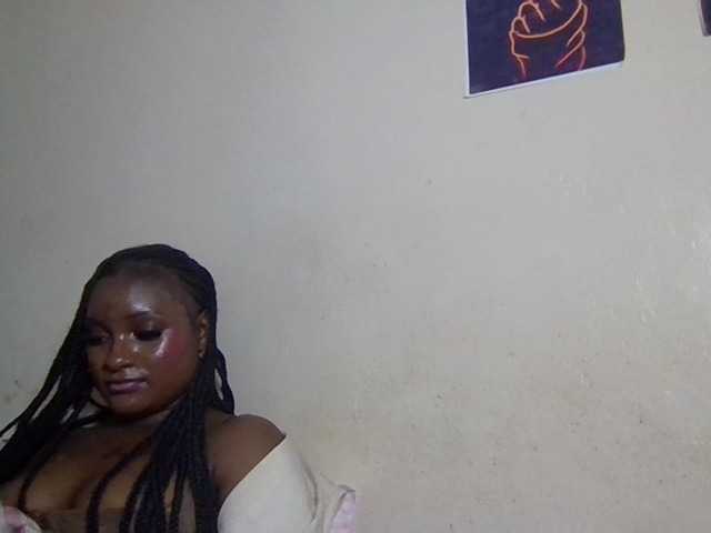 SweetKimmie webcam bongacams model stream image