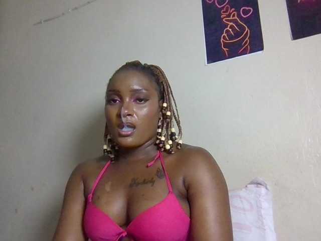 Kimzey live cam on BongaCams