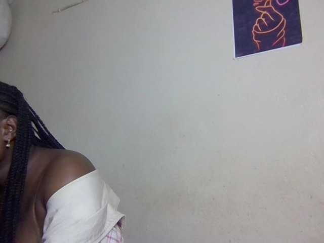 SweetKimmie webcam bongacams model stream image