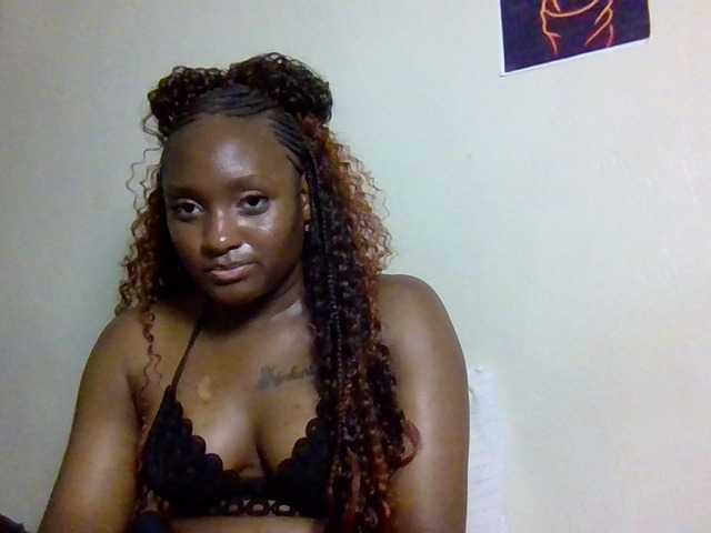 Kimzey live cam on BongaCams