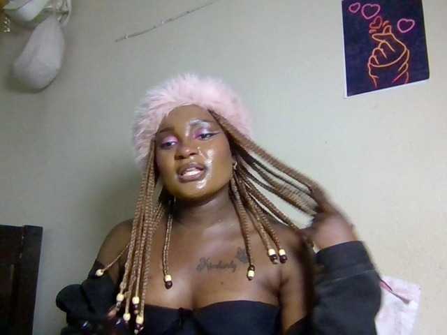 Kimzey live cam on BongaCams