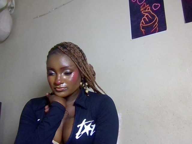 Kimzey live cam on BongaCams