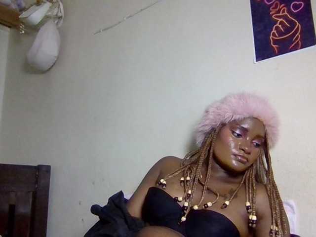 Kimzey live cam on BongaCams