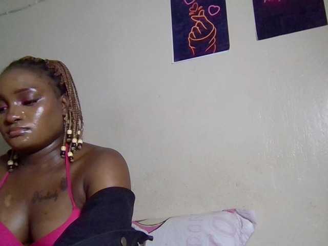 Kimzey live cam on BongaCams