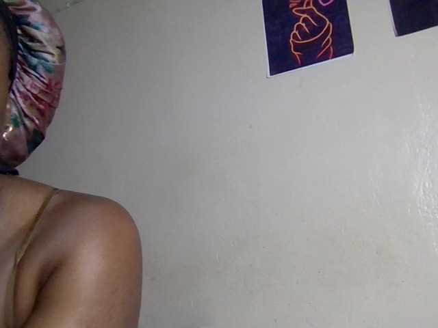 Kimzey live cam on BongaCams