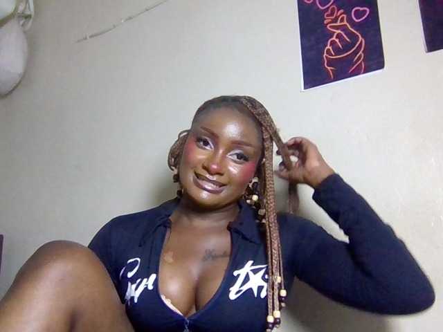 Kimzey live cam on BongaCams