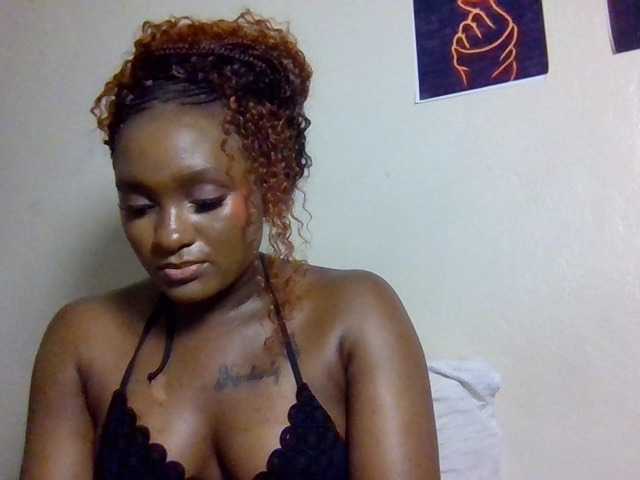Kimzey live cam on BongaCams