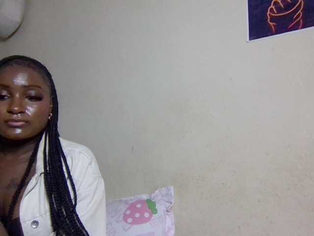 Kimzey live cam on BongaCams