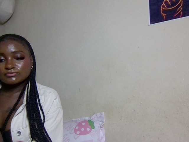 Kimzey live cam on BongaCams