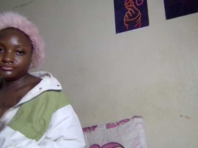 Kimzey live cam on BongaCams