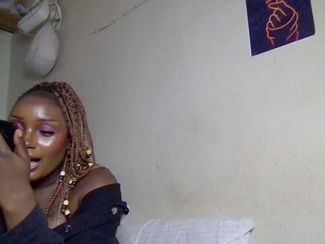 Kimzey live cam on BongaCams