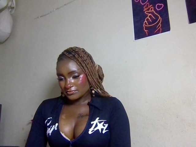 Kimzey live cam on BongaCams