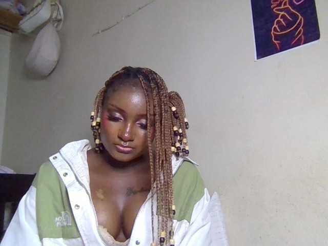 Kimzey live cam on BongaCams