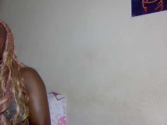 Kimzey live cam on BongaCams