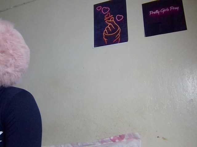 SweetKimmie webcam bongacams model stream image