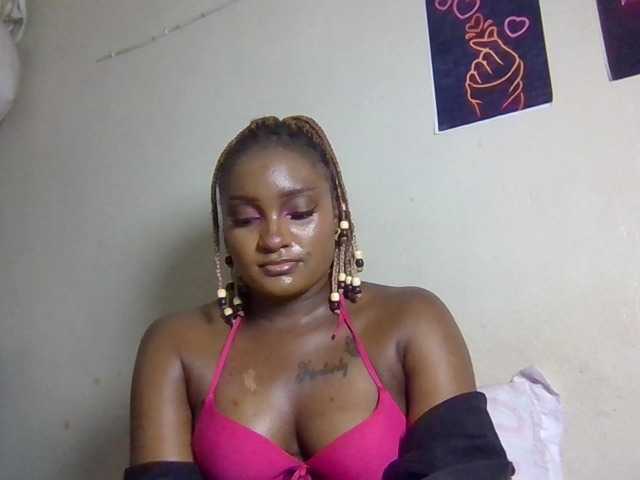 Kimzey live cam on BongaCams