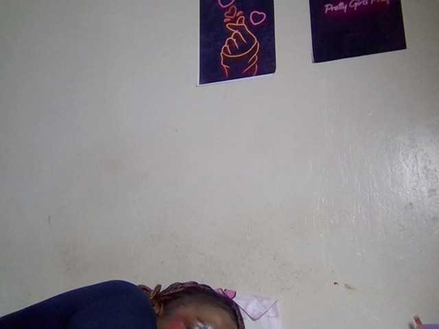 Kimzey live cam on BongaCams