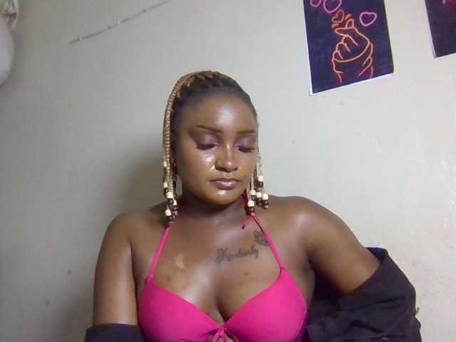 Kimzey live cam on BongaCams