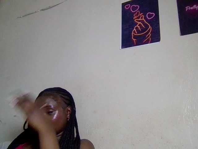 Kimzey live cam on BongaCams