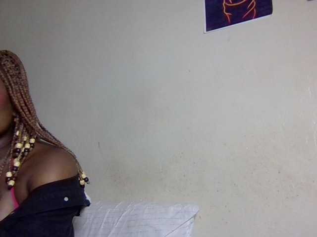 Kimzey live cam on BongaCams