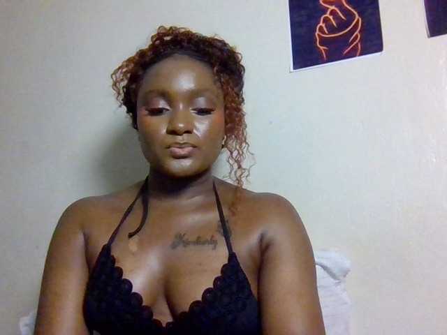 Kimzey live cam on BongaCams
