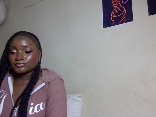 Kimzey live cam on BongaCams