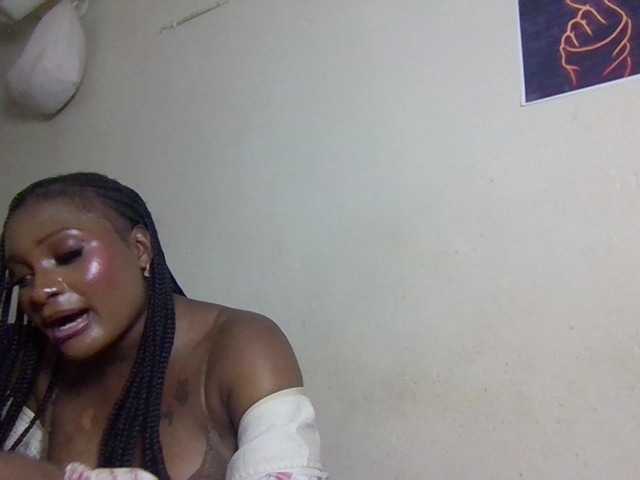 SweetKimmie webcam bongacams model stream image