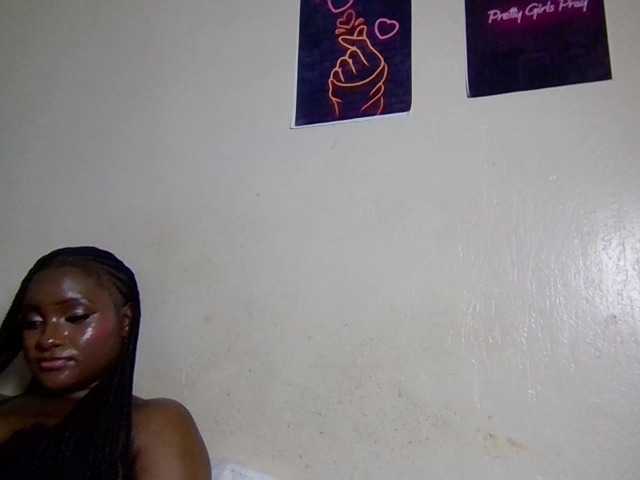 Kimzey live cam on BongaCams