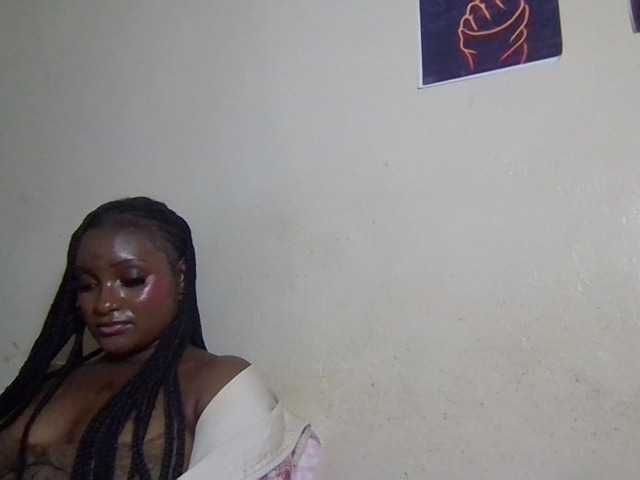 SweetKimmie webcam bongacams model stream image