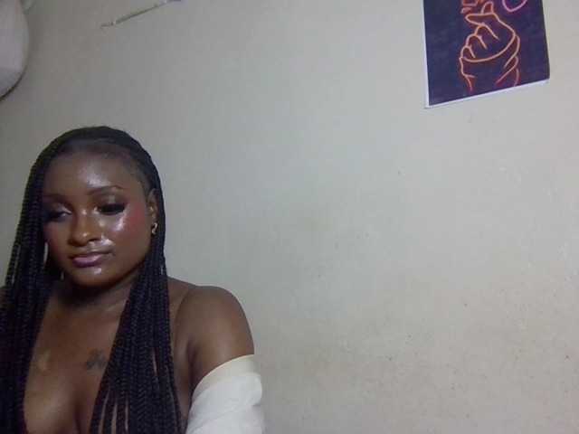 SweetKimmie webcam bongacams model stream image