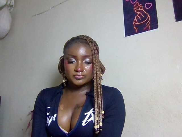 Kimzey live cam on BongaCams